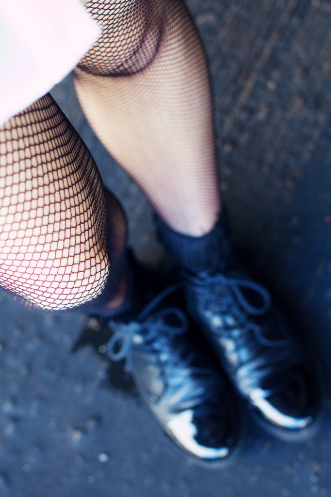 fishnet-tights-topshop-boots