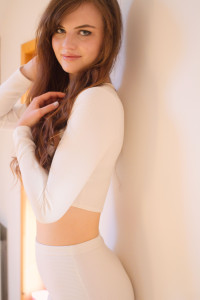 UK teen blogger wearing cream body con outfit from Pretty Little Thing
