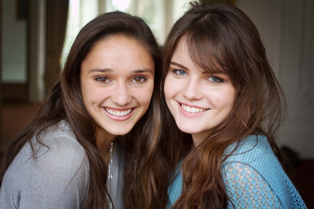 teen-girls-smiling