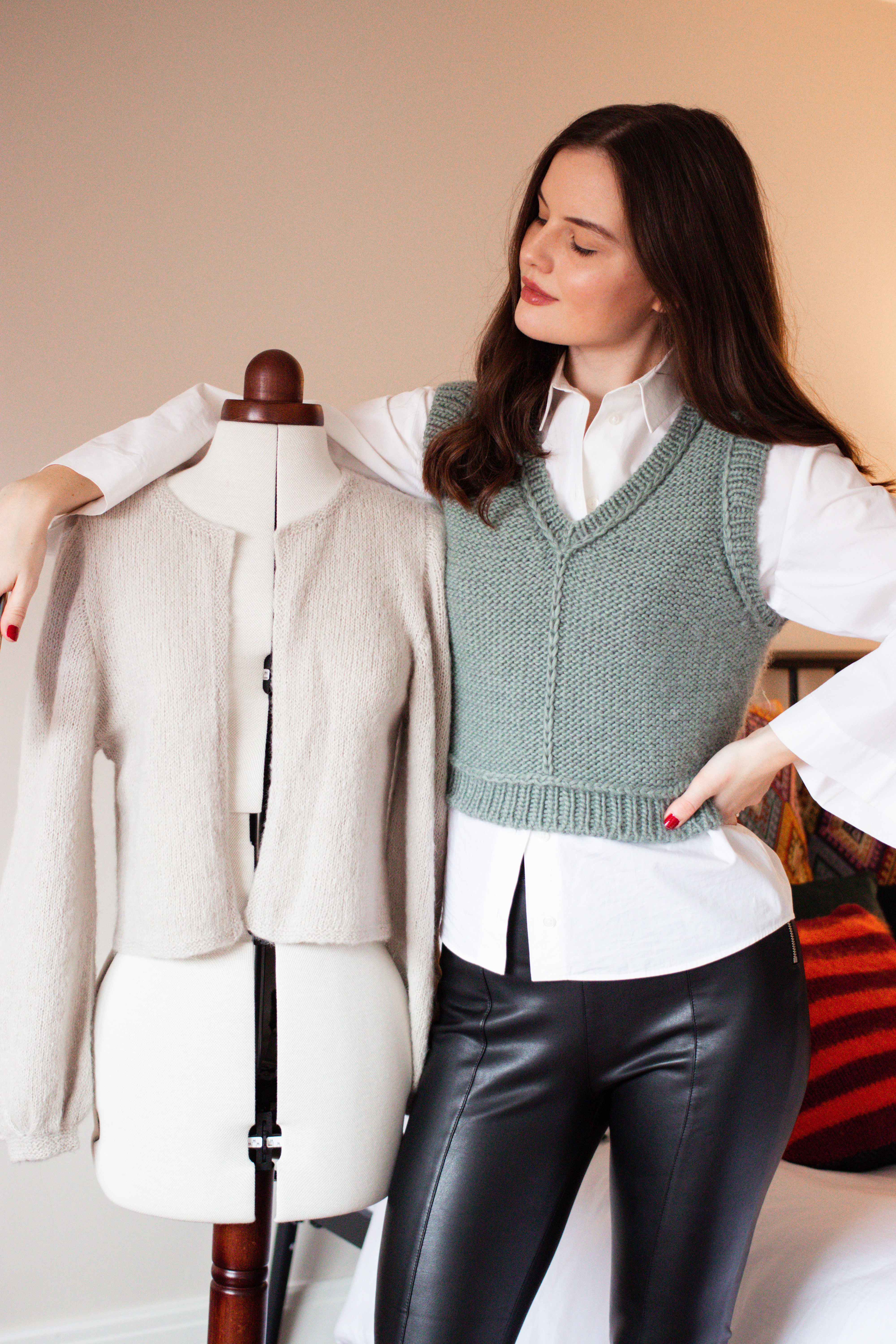 Kleding Dameskleding Sweaters Spencers Versatile Long Knit Vest Pattern Suited to Beginners 
